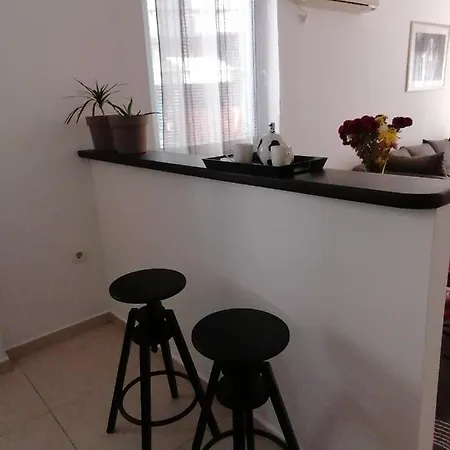 Green Park Apartment *